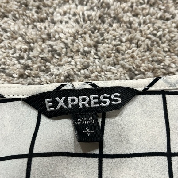 Express long sleeve windowpane blouse - Picture 3 of 6